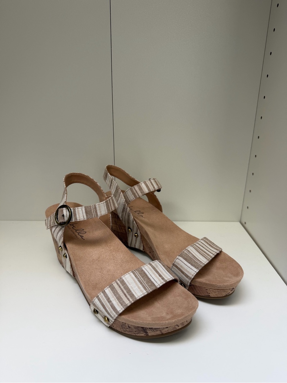 Women’s Striped Beige Wedge Sandals Size 8